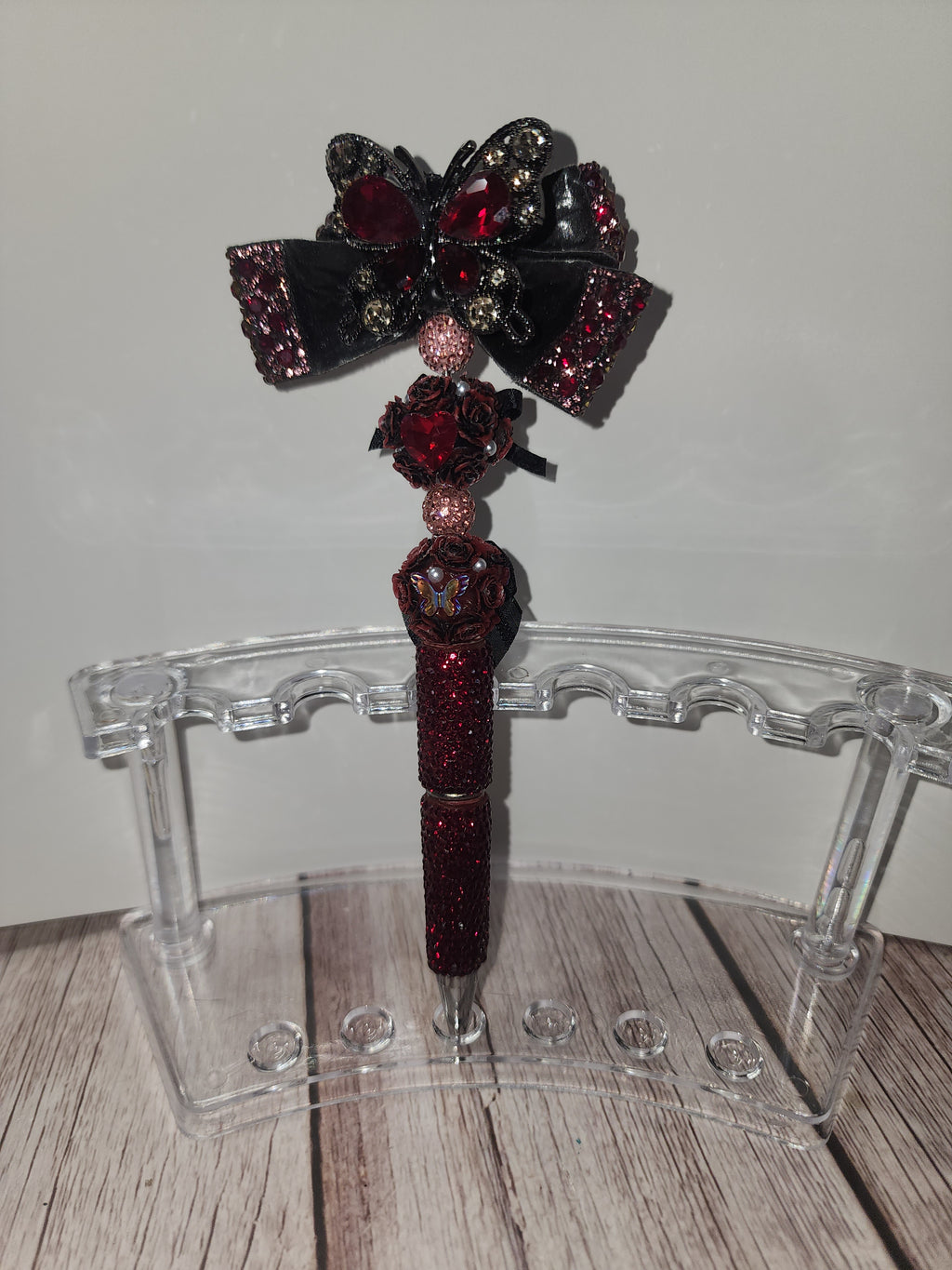 Red and Pink Bow Pen