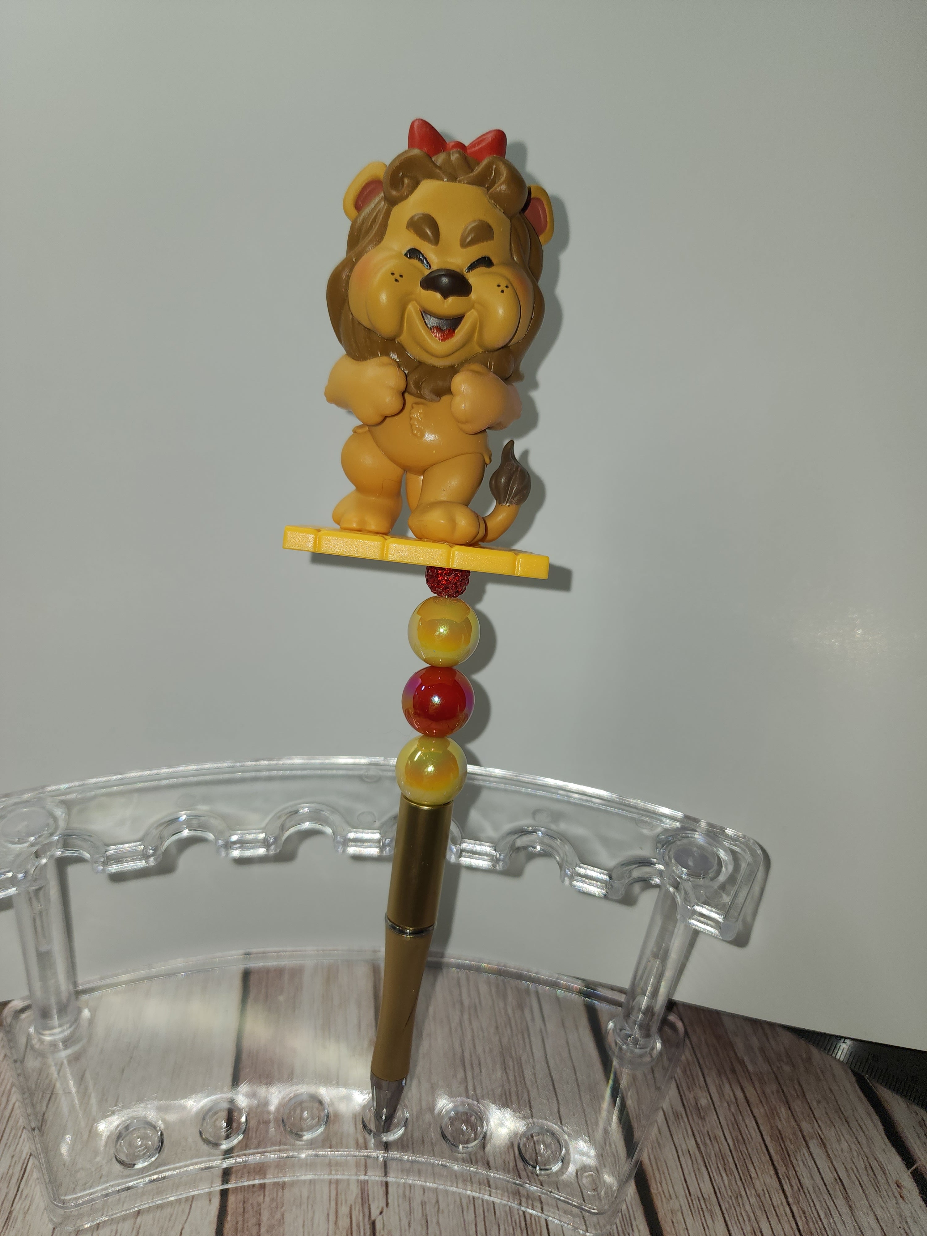 Lion Pen